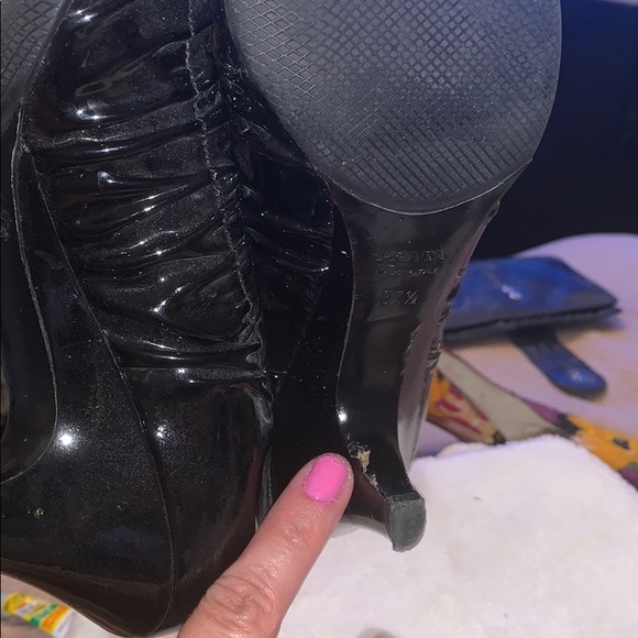 Heels - Picture 4 of 5